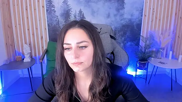 Snapshot of ValeriiMills chatting on 12/02/25, 02:01 ValeriiMills online show from 12/02/25, 02:01