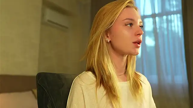 Cyberheart  online show from 10/01/25, 02:56