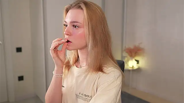 Cyberheart  online show from 11/09/25, 05:55