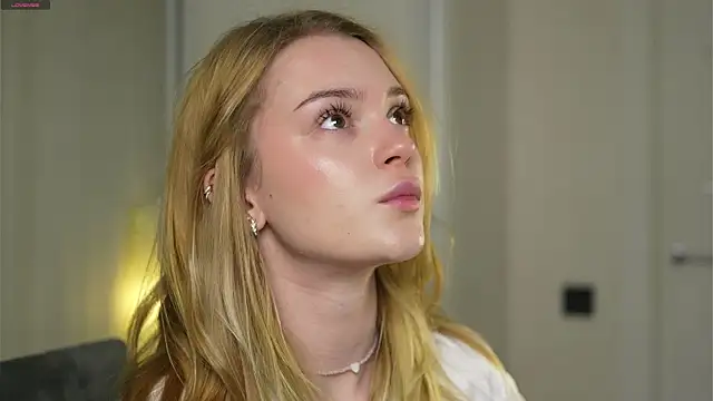 Cyberheart  online show from 11/23/25, 03:01