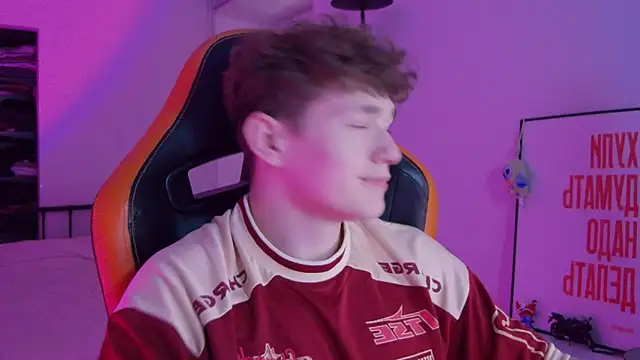 DanyDavis online show from 10/13/25, 07:14