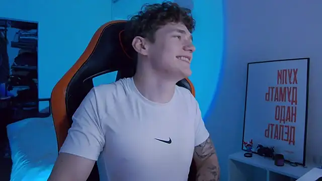 DanyDavis online show from 10/18/25, 01:23