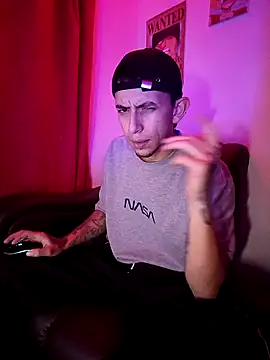 Snapshot of Chris__Jones chatting on 10/16/25, 04:24 Chris Jones online show from 10/16/25, 04:24