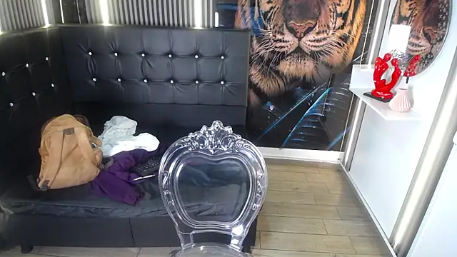 Cerecitaa02  online show from 11/17/25, 02:56