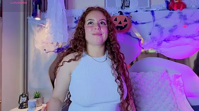 Snapshot of AmmberJones chatting on 10/27/25, 12:42 AmmberJones online show from 10/27/25, 12:42