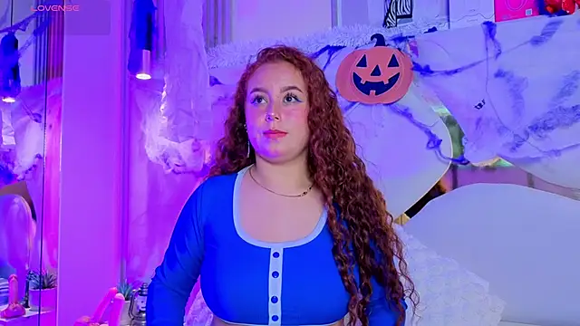 Snapshot of AmmberJones chatting on 10/28/25, 12:30 AmmberJones online show from 10/28/25, 12:30