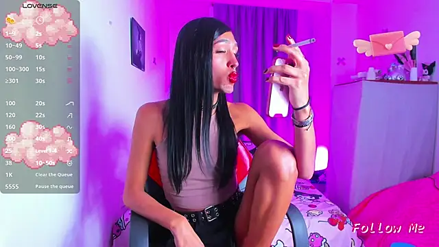 Snapshot of SkylerBennet chatting on 10/21/25, 04:24 SkylerBennet online show from 10/21/25, 04:24