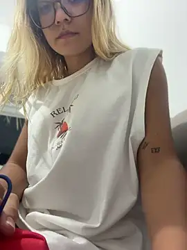Pretty roxxyy online show from 06/30/26, 01:06