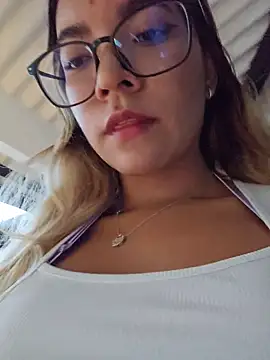 Pretty roxxyy online show from 07/18/26, 11:47