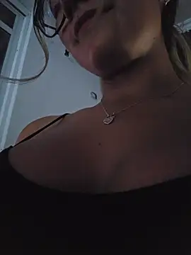 Pretty roxxyy online show from 07/21/26, 11:23