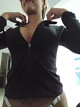 Pretty roxxyy online show from 08/03/26, 11:26