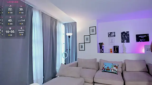 Snapshot of Ivy_rein chatting on 12/17/25, 07:53 Ivy rein online show from 12/17/25, 07:53