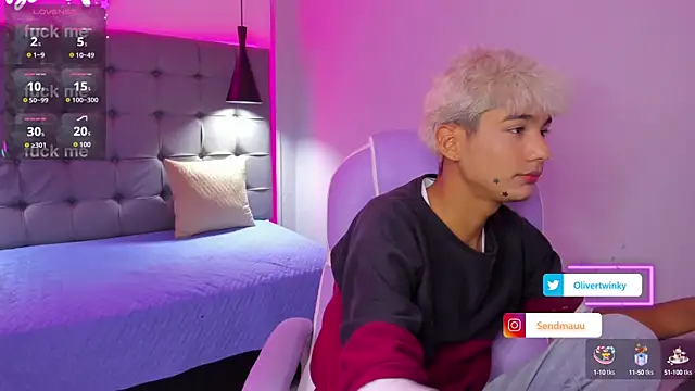 OliverTwinky online show from 09/13/25, 04:23