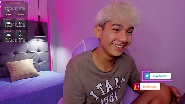 OliverTwinky online show from 09/18/25, 04:03