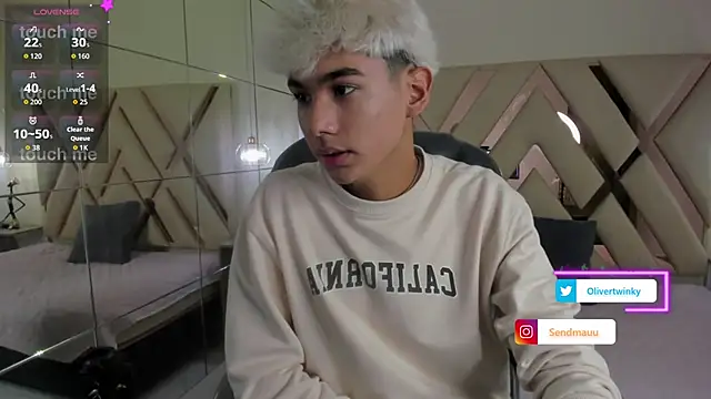 OliverTwinky online show from 09/25/25, 01:59