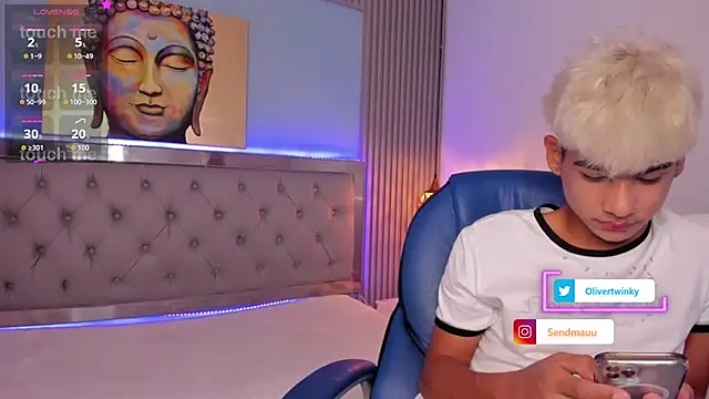 OliverTwinky online show from 09/28/25, 02:11