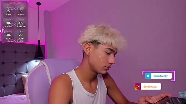 OliverTwinky online show from 09/29/25, 01:38