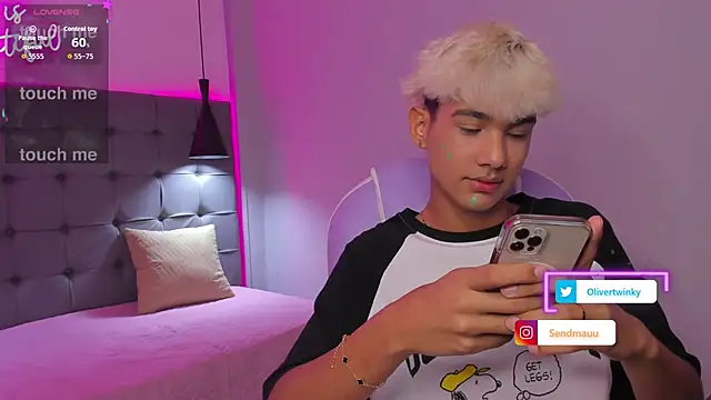 OliverTwinky online show from 10/02/25, 08:38