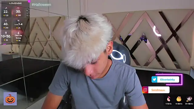 OliverTwinky online show from 10/09/25, 03:21