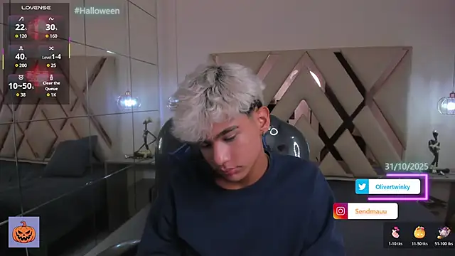 OliverTwinky online show from 10/24/25, 02:24