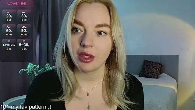 Snapshot of Eva___forever chatting on 04/10/26, 04:06 Eva forever online show from 04/10/26, 04:06