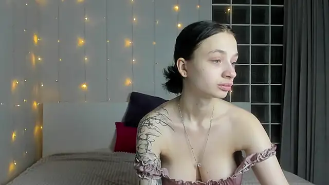 Chatty Alice online show from 09/22/25, 12:34