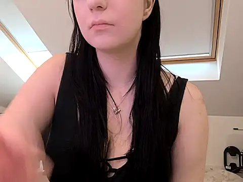 MoonlitLust online show from 05/06/26, 07:13
