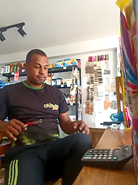 elnegro707070 online show from 09/30/25, 11:59