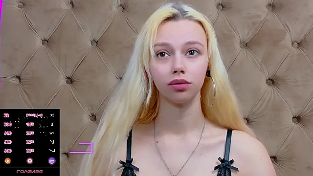 Snapshot of AlessiaCroft chatting on 02/08/26, 04:27 AlessiaCroft online show from 02/08/26, 04:27
