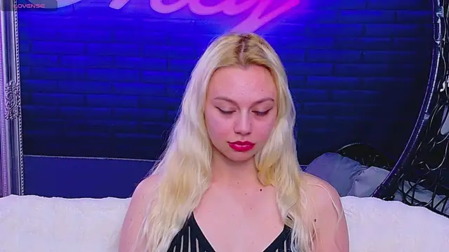 Snapshot of AlessiaCroft chatting on 05/06/26, 04:08 AlessiaCroft online show from 05/06/26, 04:08