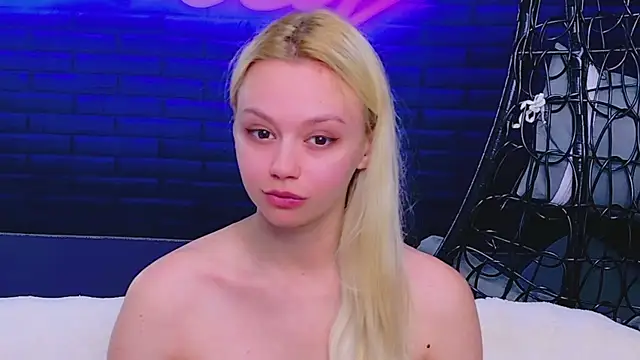Snapshot of AlessiaCroft chatting on 05/15/26, 03:57 AlessiaCroft online show from 05/15/26, 03:57