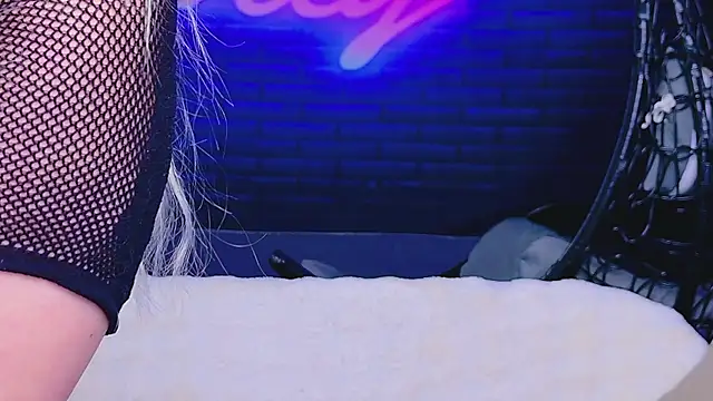Snapshot of AlessiaCroft chatting on 05/21/26, 03:57 AlessiaCroft online show from 05/21/26, 03:57