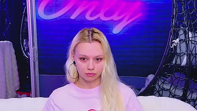 Snapshot of AlessiaCroft chatting on 05/30/26, 03:58 AlessiaCroft online show from 05/30/26, 03:58
