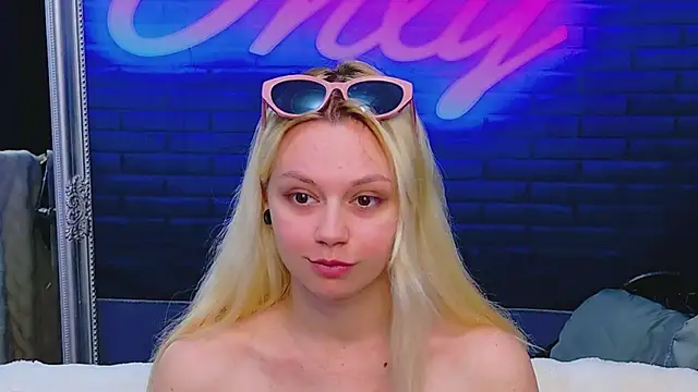 Snapshot of AlessiaCroft chatting on 06/06/26, 04:06 AlessiaCroft online show from 06/06/26, 04:06