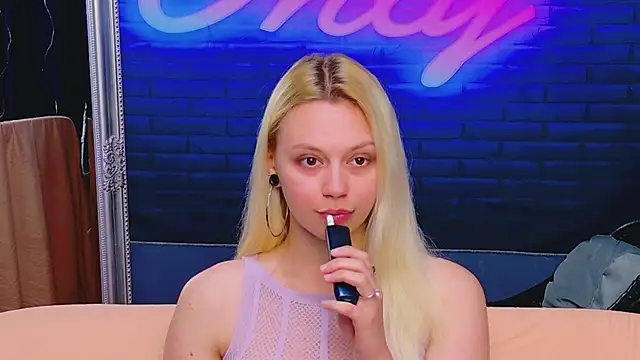 Snapshot of AlessiaCroft chatting on 06/15/26, 04:15 AlessiaCroft online show from 06/15/26, 04:15
