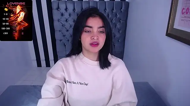 clementine t online show from 10/11/25, 12:36