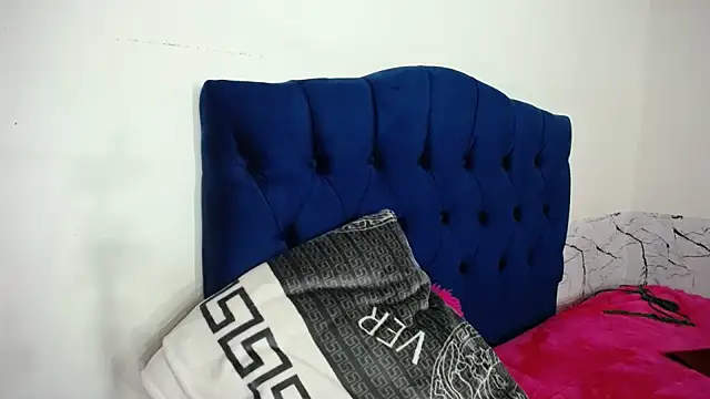 Snapshot of karolay_su chatting on 09/26/25, 03:32 karolay su online show from 09/26/25, 03:32