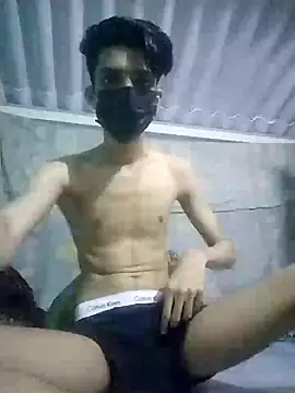 Snapshot of HannanKhan25 chatting on 09/18/25, 02:08 HannanKhan25 online show from 09/18/25, 02:08