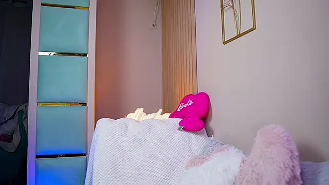 Snapshot of SabrinaJade chatting on 12/14/25, 07:03 SabrinaJade online show from 12/14/25, 07:03