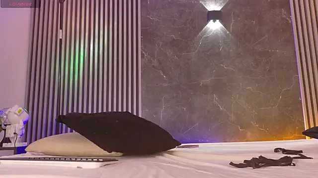 BellaRoux online show from 10/14/25, 02:18