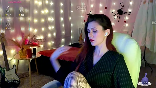 Snapshot of KatrinRayJoy chatting on 10/25/25, 02:24 KatrinRayJoy online show from 10/25/25, 02:24