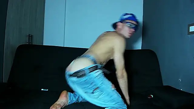 LuxuryHeaven online show from 03/23/25, 01:31