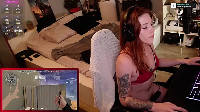 Snapshot of Horny_Makima chatting on 10/23/25, 10:14 Horny Makima online show from 10/23/25, 10:14