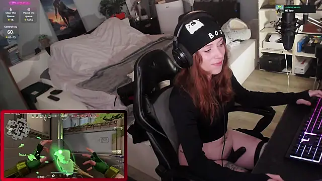 Snapshot of Horny_Makima chatting on 10/24/25, 09:17 Horny Makima online show from 10/24/25, 09:17