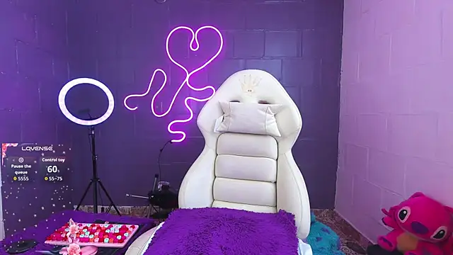 Snapshot of Baby__Otaku chatting on 09/18/25, 05:26 Baby  Otaku online show from 09/18/25, 05:26