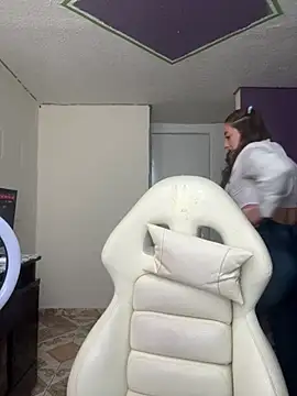 Snapshot of Baby__Otaku chatting on 10/04/25, 07:56 Baby  Otaku online show from 10/04/25, 07:56