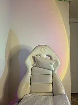 Snapshot of Baby__Otaku chatting on 10/10/25, 10:31 Baby  Otaku online show from 10/10/25, 10:31