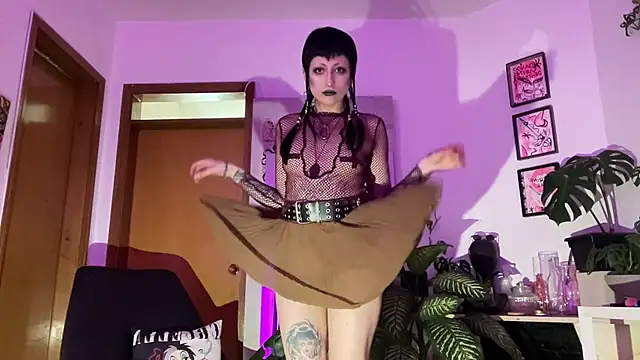 Snapshot of ELENA_UMBRA chatting on 11/27/25, 08:11 ELENA UMBRA online show from 11/27/25, 08:11