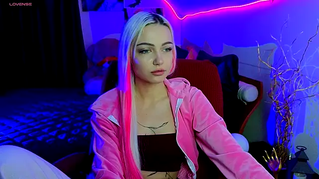 Snapshot of LinaLirian chatting on 11/09/25, 01:31 LinaLirian online show from 11/09/25, 01:31