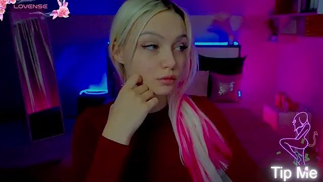 Snapshot of LinaLirian chatting on 11/22/25, 01:32 LinaLirian online show from 11/22/25, 01:32